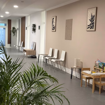 Ergotherapie Rheine für Selbstzahler und Notfalltermine – moderne Praxisräume mit Kinderecke in der Therapiepraxis Wittenburg